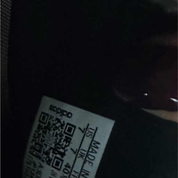 Adidas Adilette Comfort Slides size 7. - Picture 4 of 5